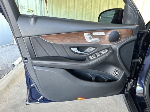 Used 2022 Mercedes-Benz GLC 300 4MATIC image 10