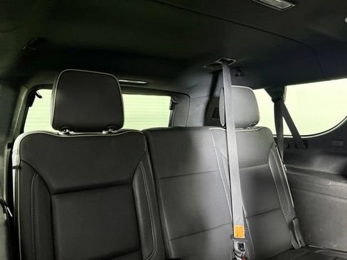 Used 2023 Chevrolet Suburban Premier RWD image 31