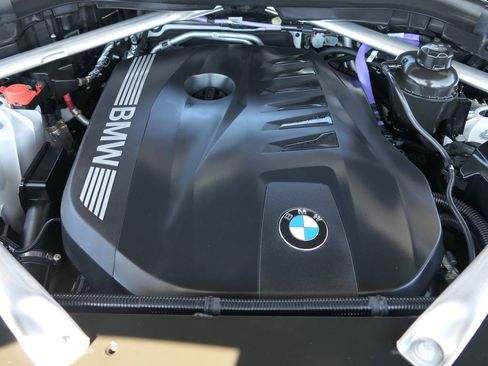 Used 2024 BMW X6 xDrive40i w/ Premium Package image 30