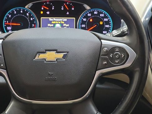Used 2023 Chevrolet Traverse LT AWD/4WD image 16