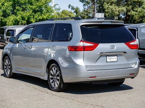 Used 2019 Toyota Sienna Limited Premium AWD/4WD image 2