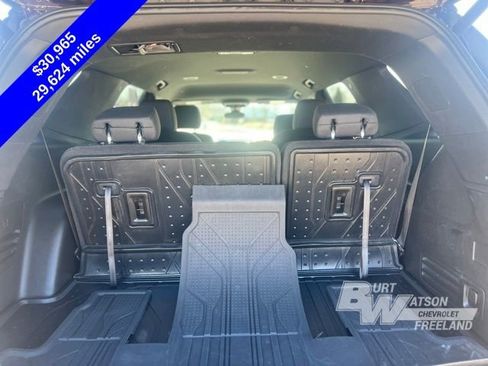 Used 2023 Chevrolet Traverse LT image 24