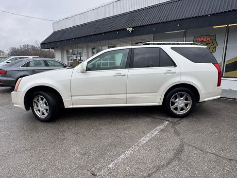 Used 2005 Cadillac SRX V8 w/ Preferred Equipment Group AWD/4WD image 3