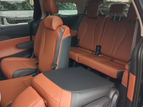 New 2026 Kia Carnival SX image 12