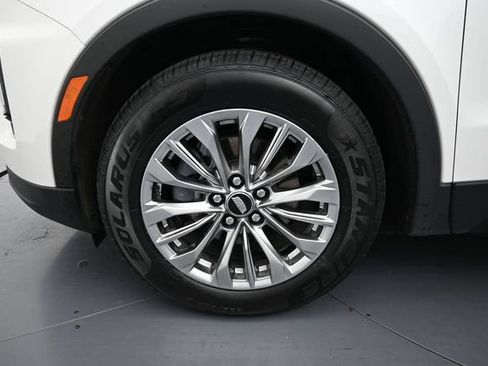 Used 2024 Cadillac XT4 Premium Luxury AWD/4WD image 9