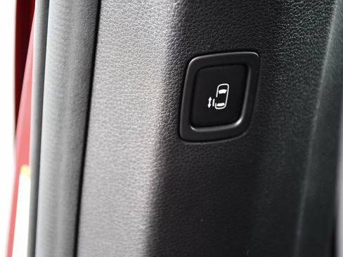Used 2025 Kia Carnival FWD image 20