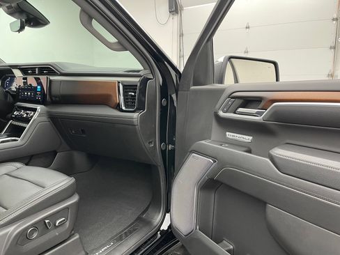 Used 2024 GMC Sierra 1500 Denali AWD/4WD image 35