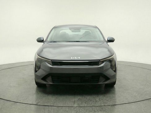 Used 2025 Kia K4 FWD image 2