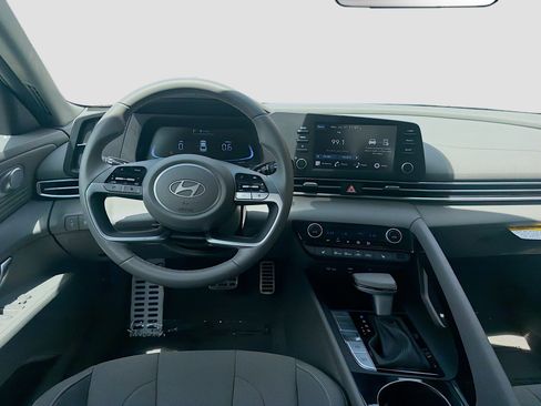 Used 2026 Hyundai Elantra SEL Sport FWD image 18