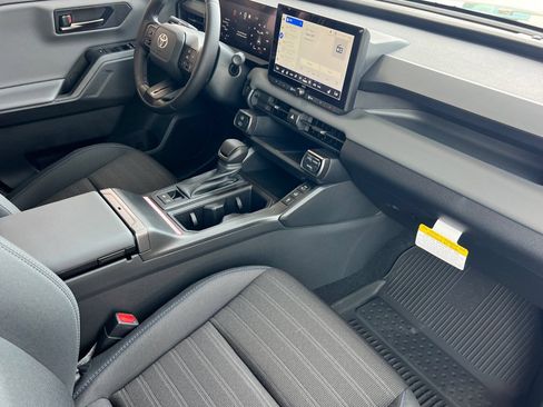 New 2026 Toyota RAV4 SE w/ Convenience Package AWD/4WD image 13