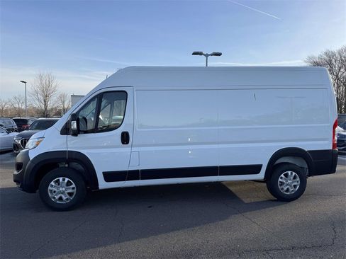 New 2026 RAM ProMaster 2500 w/ Quick Order Package 22G SLT image 4
