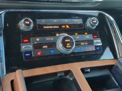 Used 2023 Lincoln Navigator L Black Label image 18