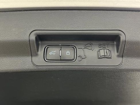 Used 2023 Ford Explorer XLT image 16