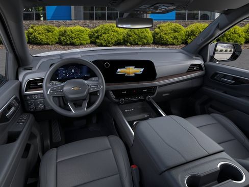 New 2026 Chevrolet Suburban LT AWD/4WD image 39