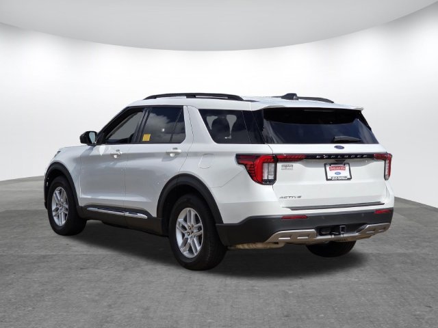 Used 2025 Ford Explorer Active w/ Active Comfort Package RWD image 6