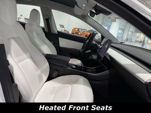 Used 2020 Tesla Model 3 Standard Range Plus image 4