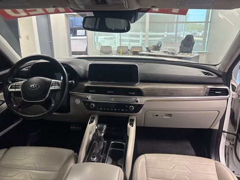 Used 2020 Kia Telluride SX w/ SX Prestige Package image 13