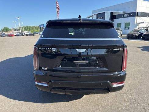Used 2025 Cadillac Escalade IQ Luxury 2 w/ LPO, Premium Carpet Package AWD/4WD image 4