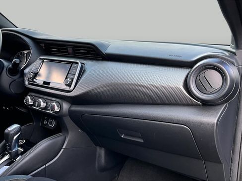 Used 2019 Nissan Kicks S FWD image 19
