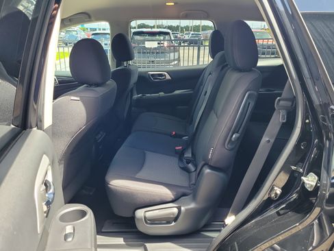 Used 2019 Nissan Pathfinder SV FWD image 14
