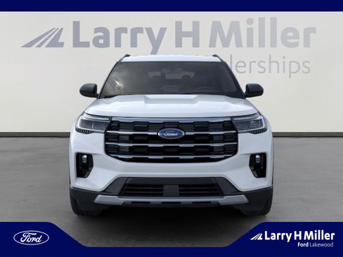 New 2026 Ford Explorer Active w/ Active Comfort Package image 6