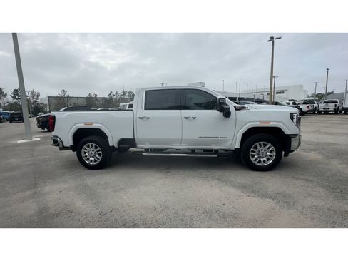 Certified 2024 GMC Sierra 3500 SLT w/ SLT Premium Package image 9
