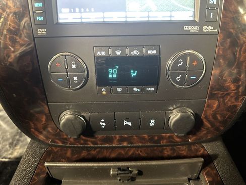 Used 2013 GMC Yukon Denali image 28