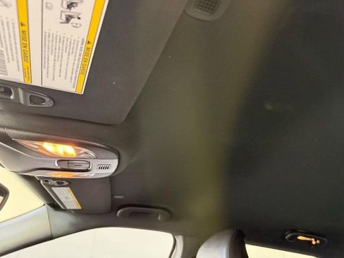 Used 2023 Jeep Compass Latitude image 13