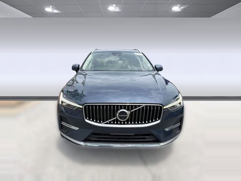 Used 2023 Volvo XC60 B5 Ultimate w/ Climate Package FWD image 6