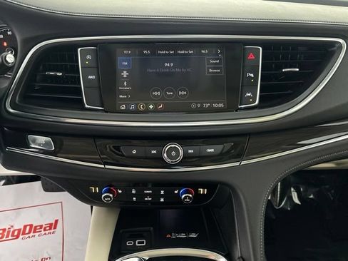 Used 2023 Buick Enclave Essence AWD/4WD image 7