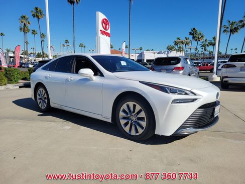 Certified 2022 Toyota Mirai XLE image 2