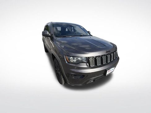 Used 2019 Jeep Grand Cherokee Altitude AWD/4WD image 8