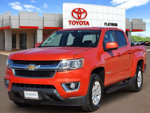 Used 2016 Chevrolet Colorado LT w/ LT Convenience Package image 2