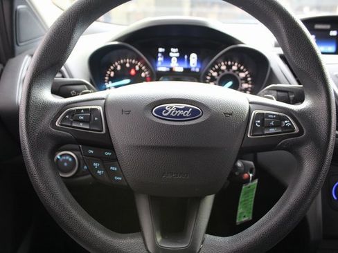 Used 2017 Ford Escape SE image 16