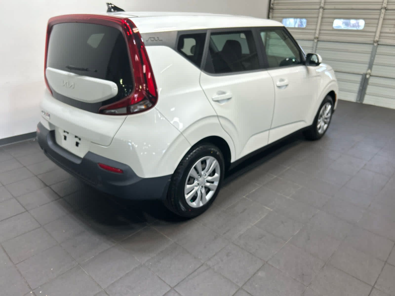 Used 2022 Kia Soul LX FWD image 3
