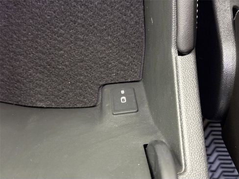 Used 2024 Volkswagen Atlas SE FWD image 42