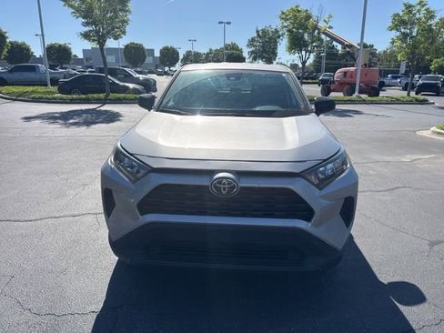Used 2022 Toyota RAV4 LE AWD/4WD image 10