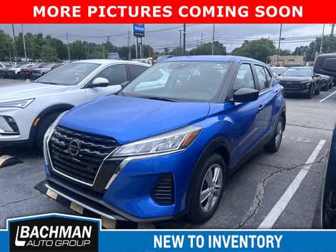 Used 2021 Nissan Kicks S FWD image 4