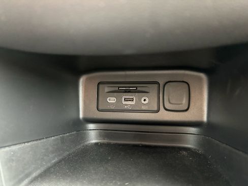 Used 2021 Chevrolet Equinox LT image 21