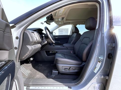 New 2026 Nissan Pathfinder Platinum AWD/4WD image 10