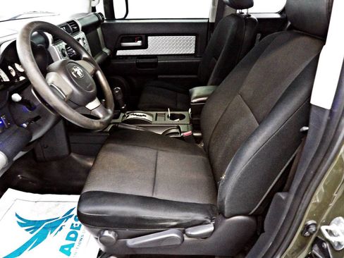 Used 2007 Toyota FJ Cruiser 4WD image 8