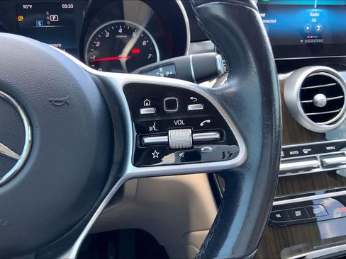 Used 2021 Mercedes-Benz GLC 300 image 23