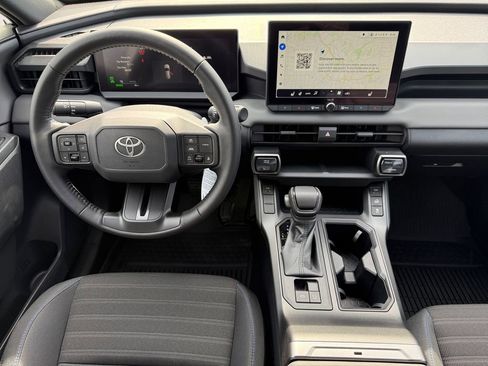 Used 2026 Toyota RAV4 SE w/ Convenience Package AWD/4WD image 10