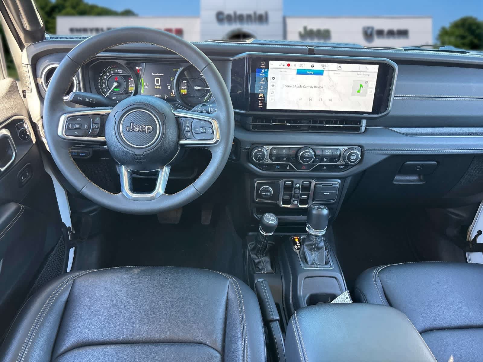 Used 2024 Jeep Wrangler Unlimited Sahara AWD/4WD image 12