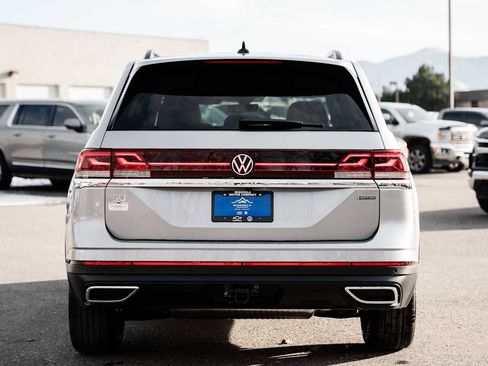 New 2026 Volkswagen Atlas SE image 3