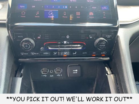 Used 2025 Jeep Grand Cherokee Limited AWD/4WD image 20