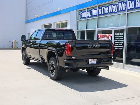 New 2026 GMC Sierra 3500 Denali w/ Denali Reserve Package AWD/4WD image 8