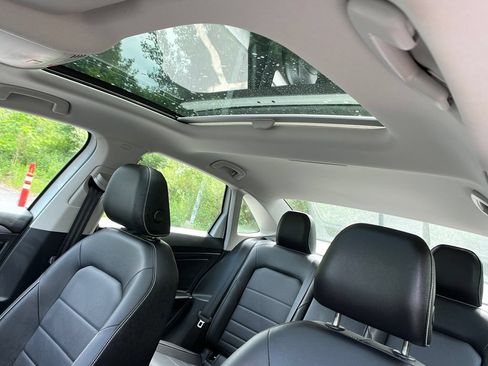 Used 2023 Volkswagen Jetta SE w/ Panoramic Sunroof Package FWD image 20