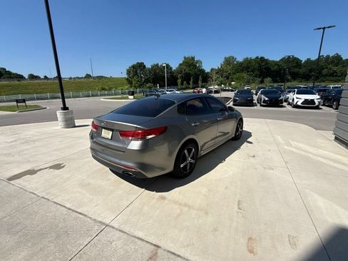 Used 2017 Kia Optima EX FWD image 5