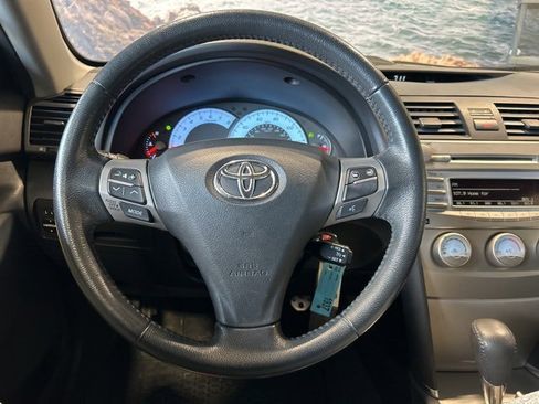 Used 2011 Toyota Camry SE image 6